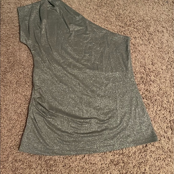 🛑Ann Taylor One Shoulder Ruched Top🛑 - Picture 2 of 4